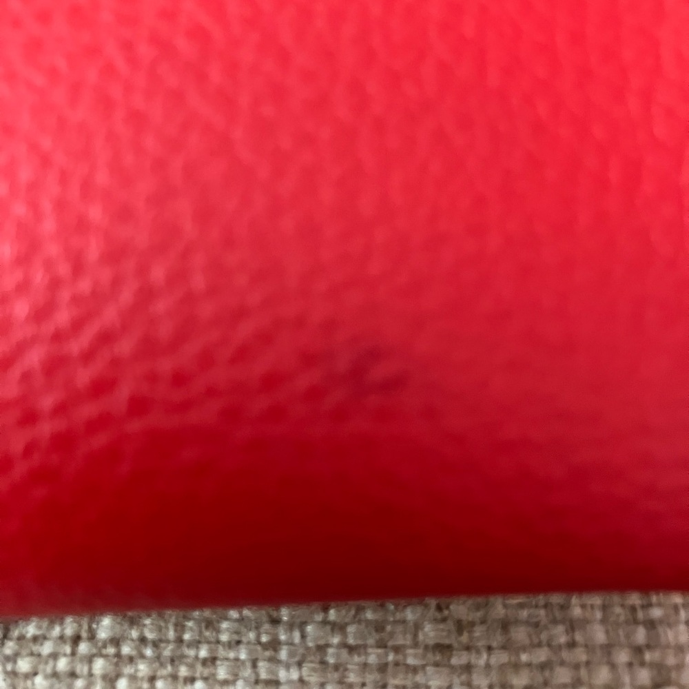 Guess red leather glasses case - Picture 3 of 4